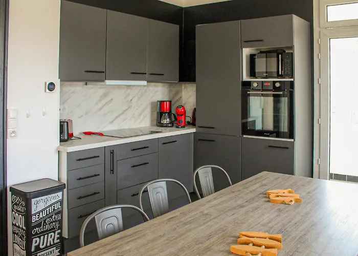 Hébergement de vacances 3 Bedroom Awesome In