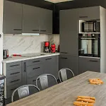 펜션 3 Bedroom Awesome In
