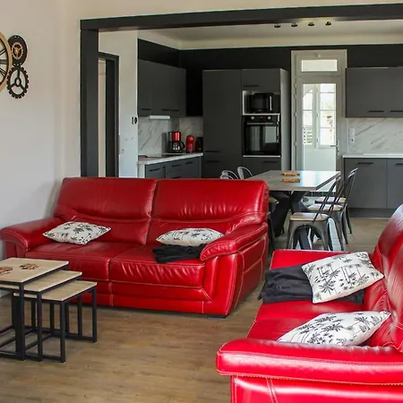 3 Bedroom Pet Friendly In